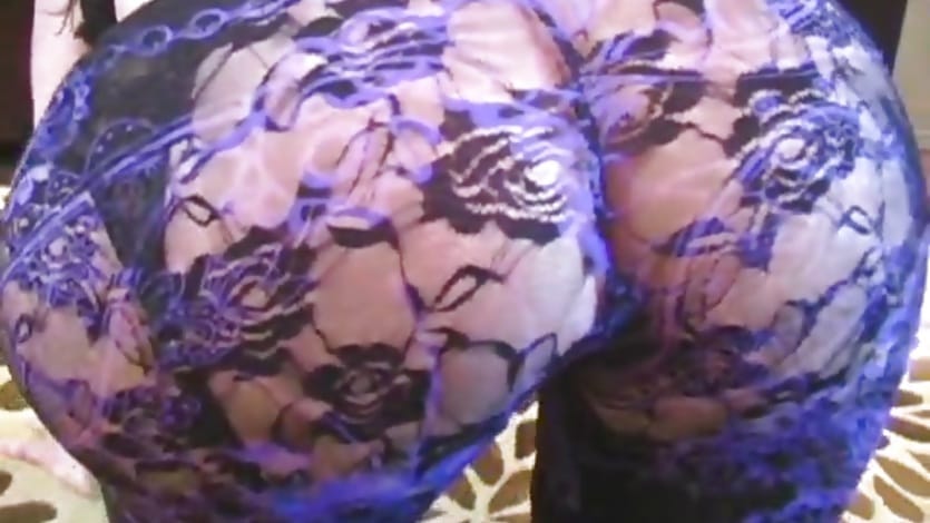 Babe in lace gives POV ass fucking
