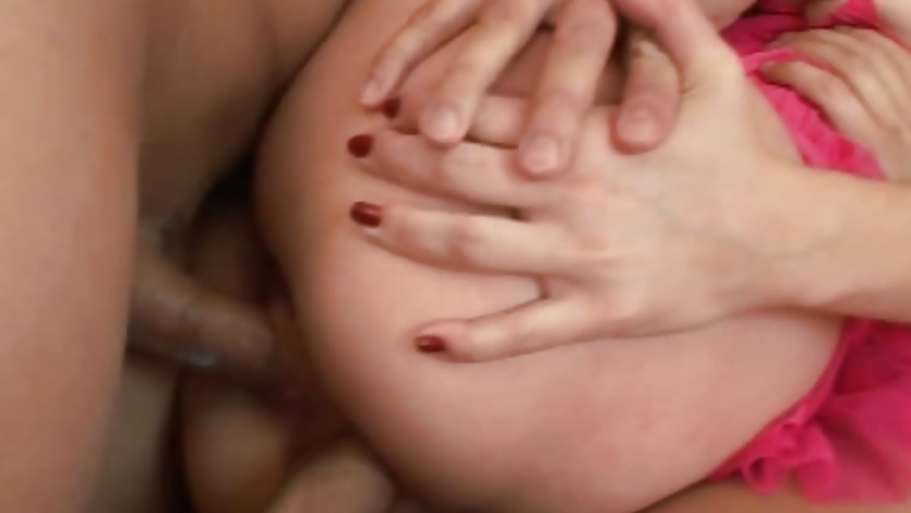 Hottie Bobbi Starr enjoys getting both holes pulverized