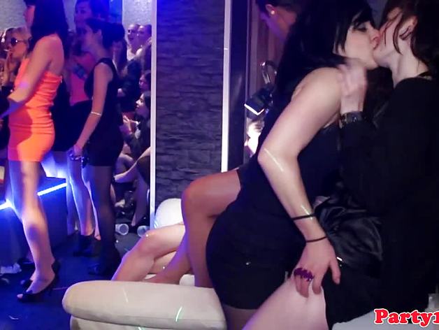 Wild party chicks love to fuck