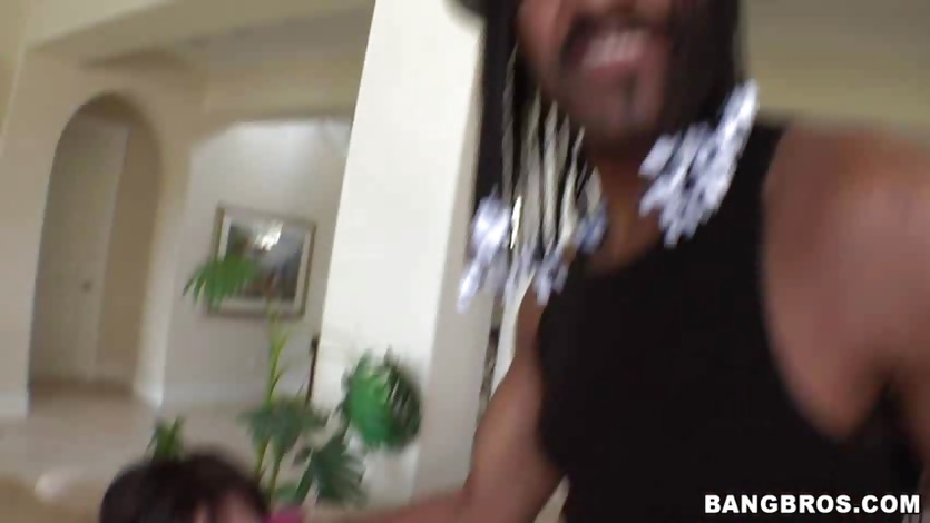 Roasting Diana Prince slurps on this manaconda