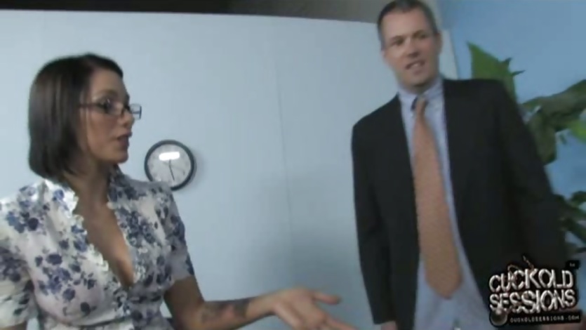 Juelz Ventura wank a black cock while hubby is looking